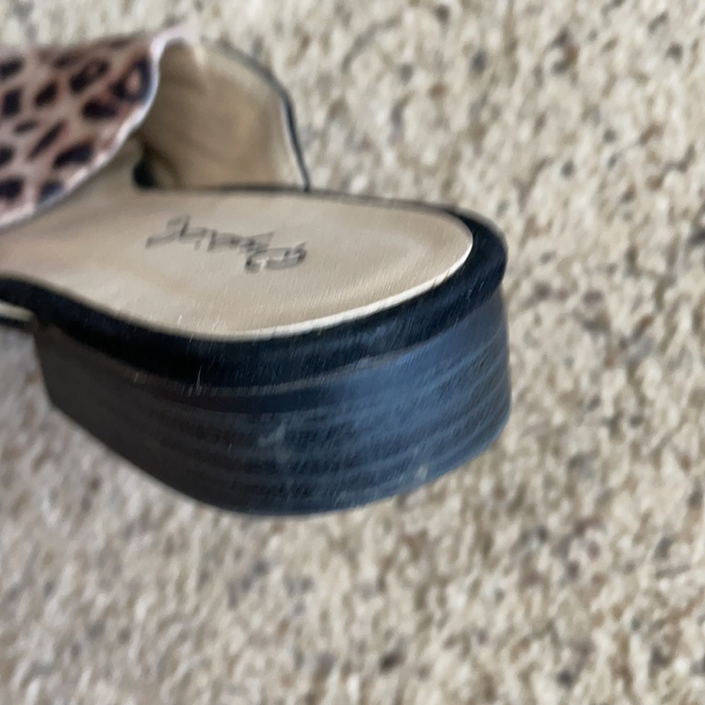 Qupid Suede Slip On Shoes - Picture 3 of 4
